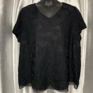 EVRI Women’s 3X Black Semi Sheer Textured  Floral V Neck Short Sleeve Top